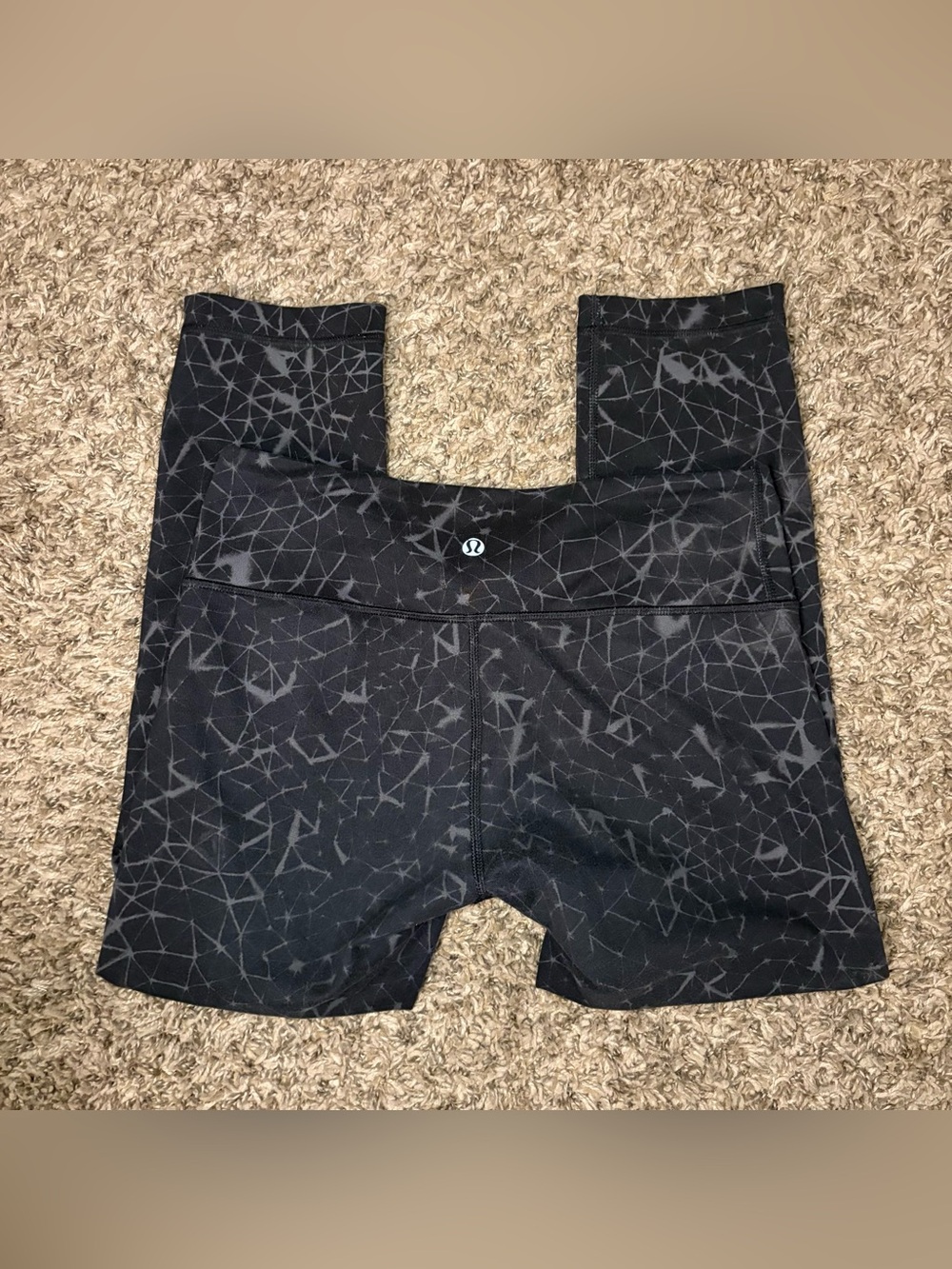 Lululemon Black Printed Cropped Leggings | Size 6